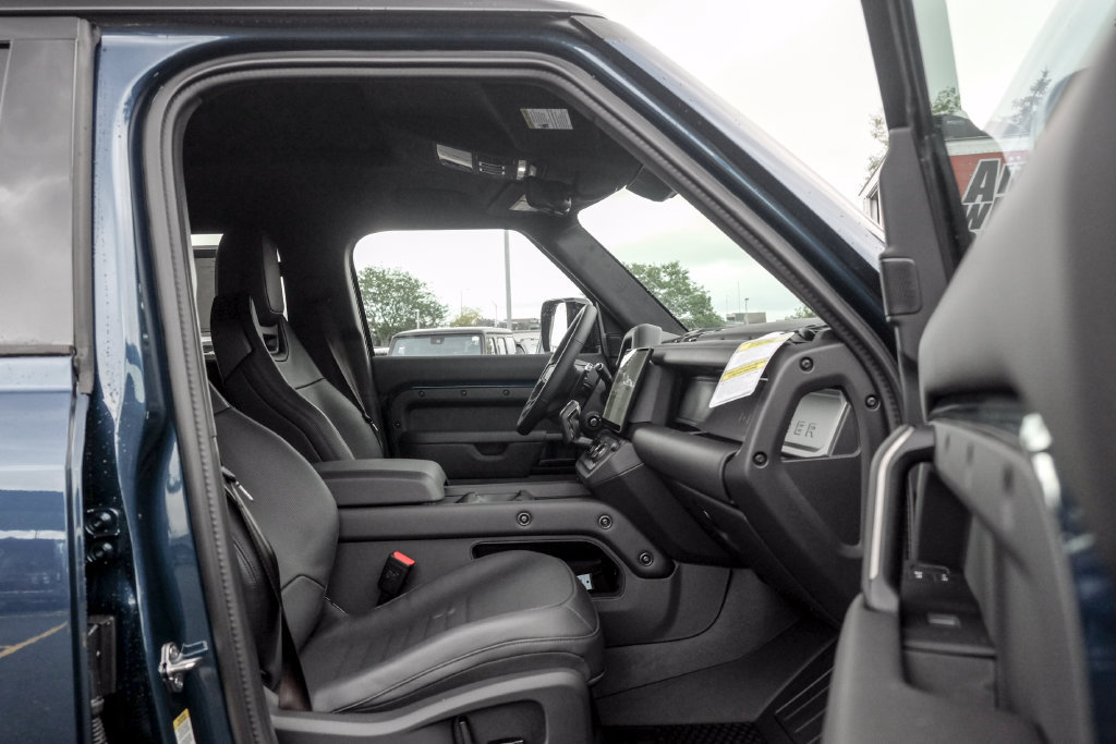 New 2026 Land Rover Defender 110 OCTA AWD/4WD image 22