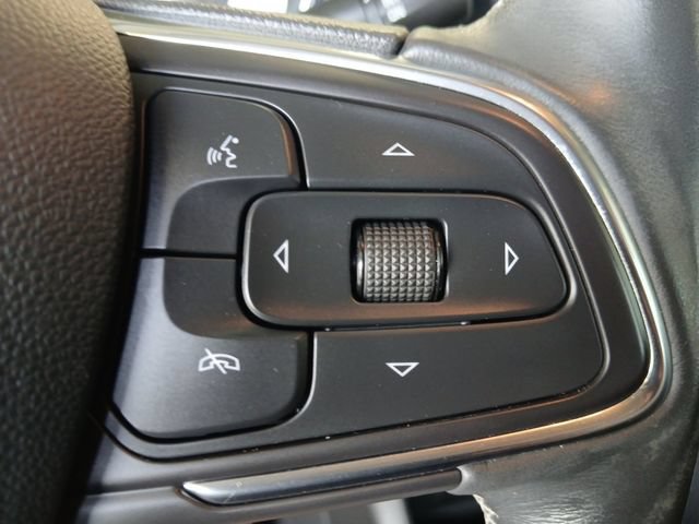 Used 2023 Buick Encore GX Essence w/ Experience Buick Package FWD image 9