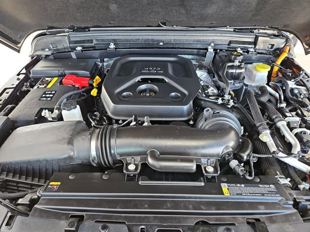 Used 2025 Jeep Wrangler Sahara image 23