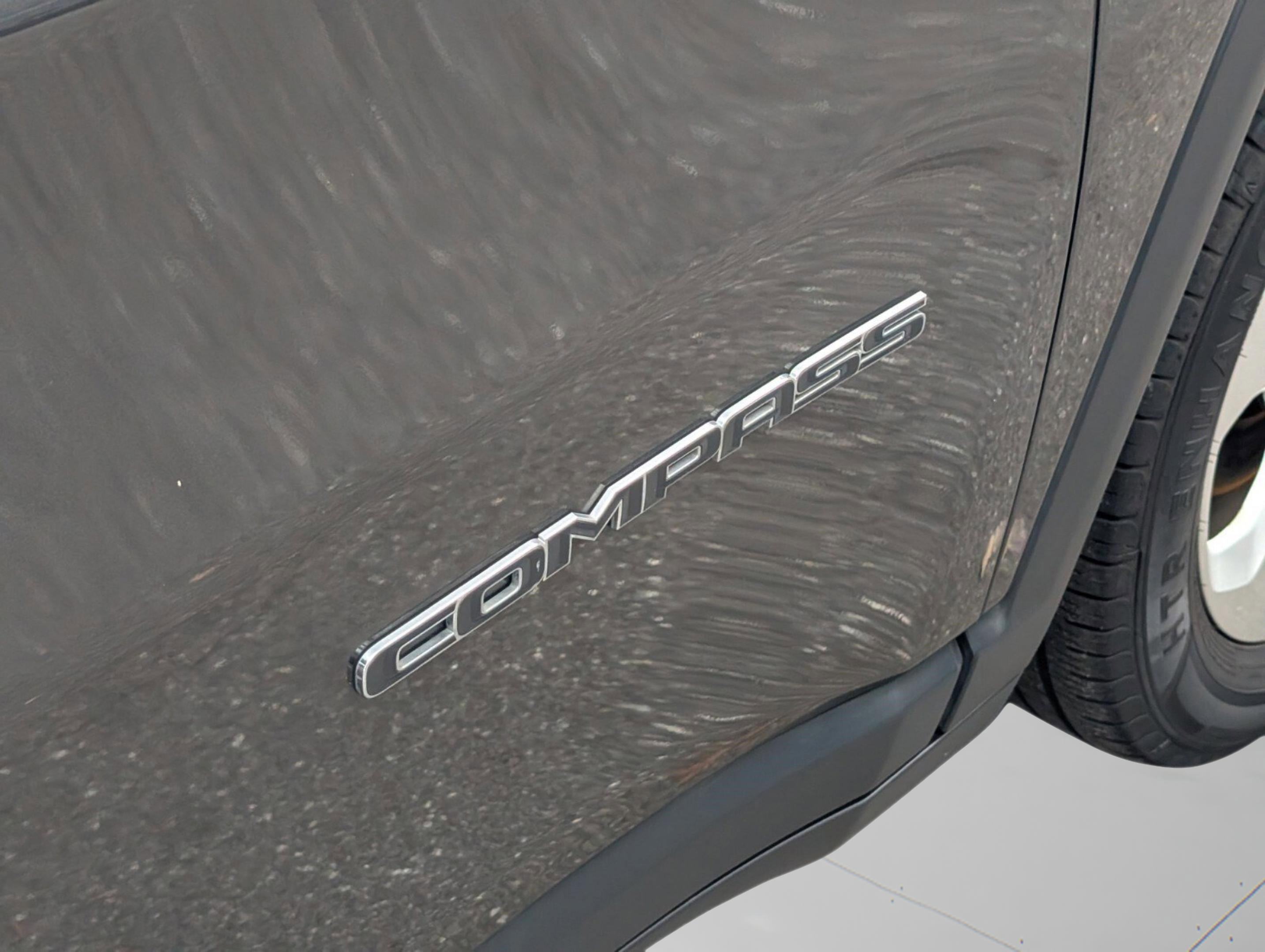 Used 2019 Jeep Compass Latitude image 22