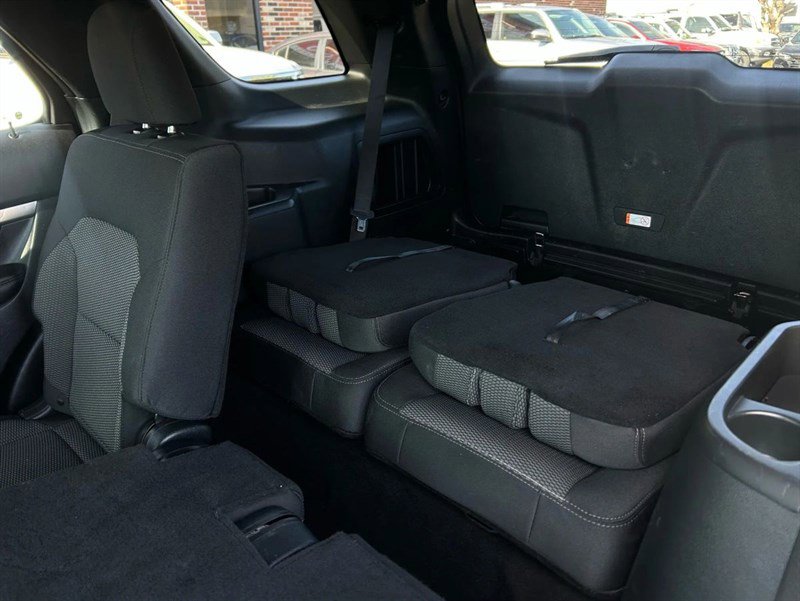 Used 2019 Ford Explorer XLT image 21