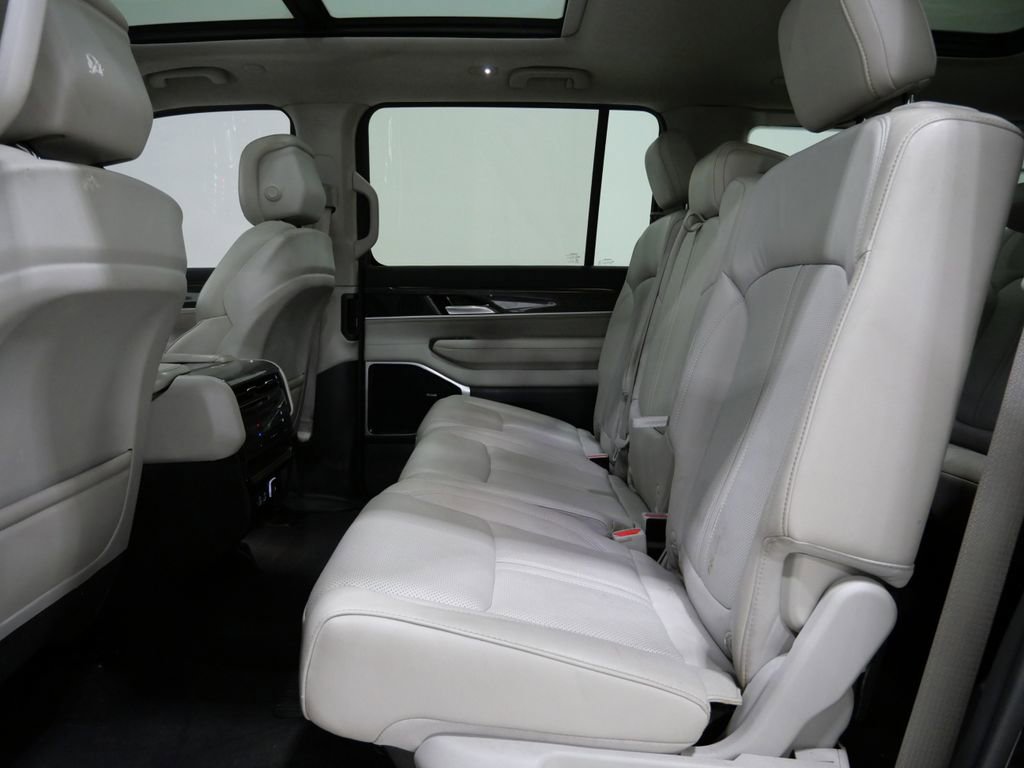 Used 2022 Jeep Wagoneer Series III w/ Premium Group I image 22