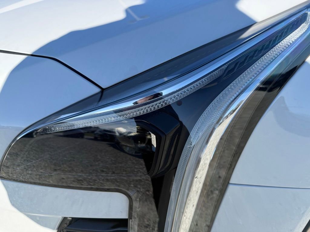 Used 2023 Cadillac XT4 Sport FWD image 9