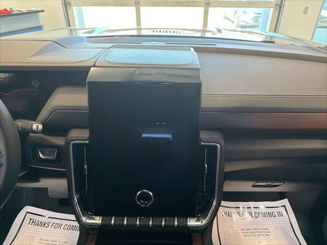 Used 2026 GMC Yukon XL Denali w/ Sun & Power Step Package AWD/4WD image 32