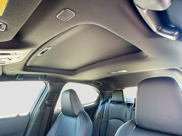 New 2026 Lexus UX 300h FWD image 25