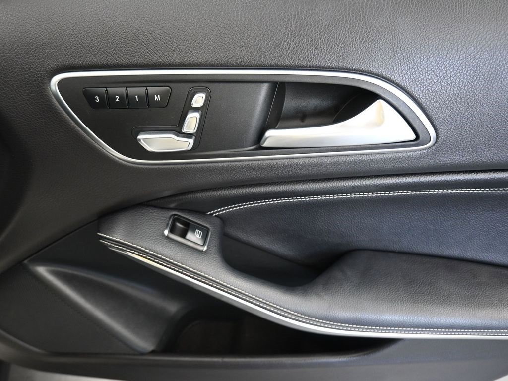 Used 2018 Mercedes-Benz GLA 250 4MATIC image 41