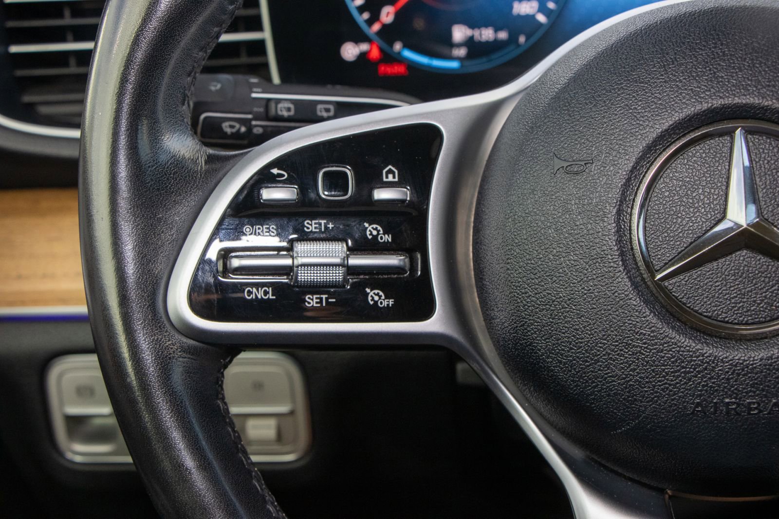 Used 2021 Mercedes-Benz GLE 350 w/ 3rd Row Seat Package image 31