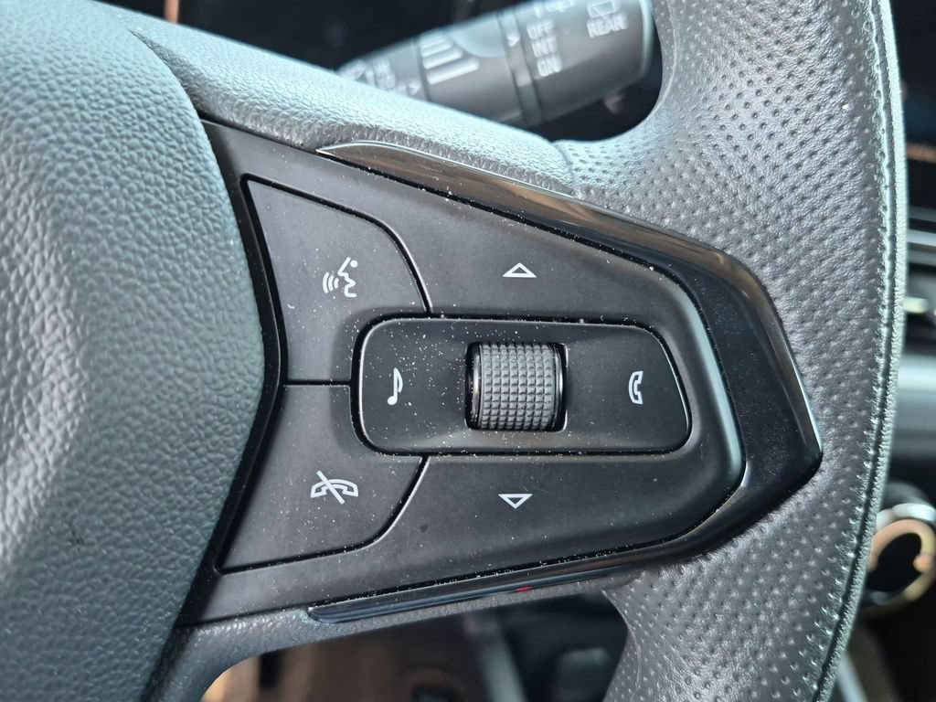 Used 2025 Chevrolet TrailBlazer LT AWD/4WD image 21