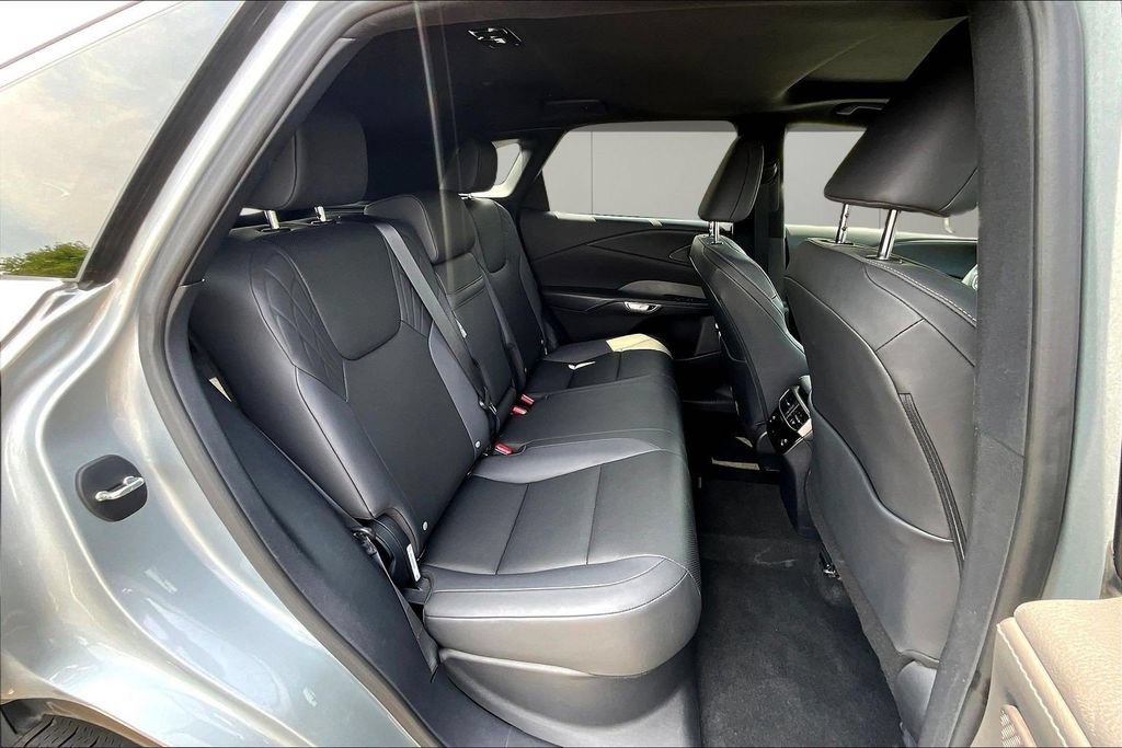 Used 2023 Lexus RX 350 Premium w/ Accessory Package AWD/4WD image 25