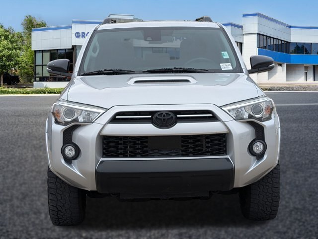 Used 2020 Toyota 4Runner Venture w/ Moonroof Package AWD/4WD image 9