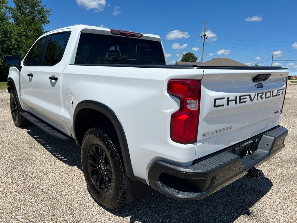 Used 2023 Chevrolet Silverado 1500 ZR2 w/ Technology Package AWD/4WD image 3
