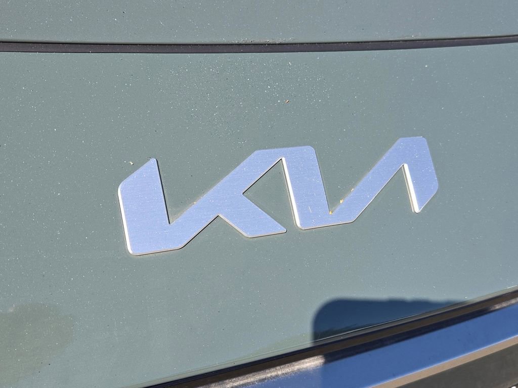 New 2025 Kia Niro EX Touring image 4