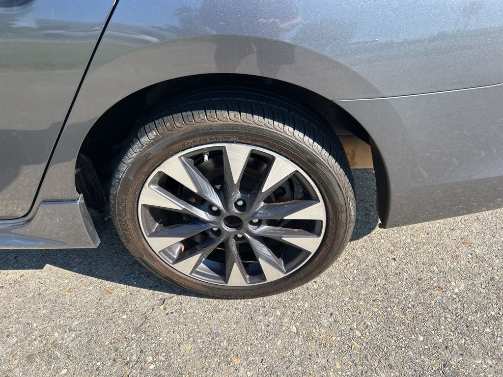 Used 2016 Nissan Sentra SR w/ SR Premium Package image 22