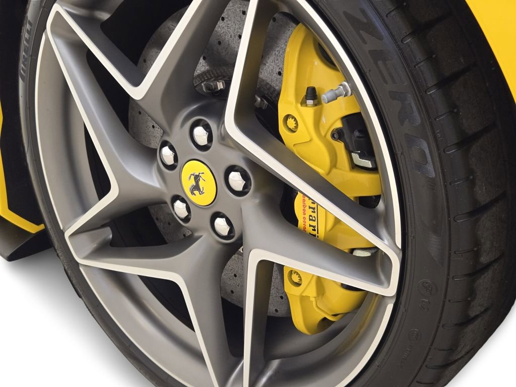 Used 2021 Ferrari F8 Tributo image 16