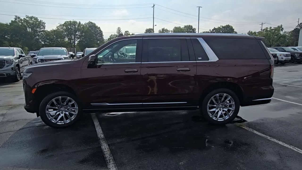 Certified 2023 Cadillac Escalade ESV Premium Luxury Platinum w/ LPO, Radiant Package AWD/4WD image 6
