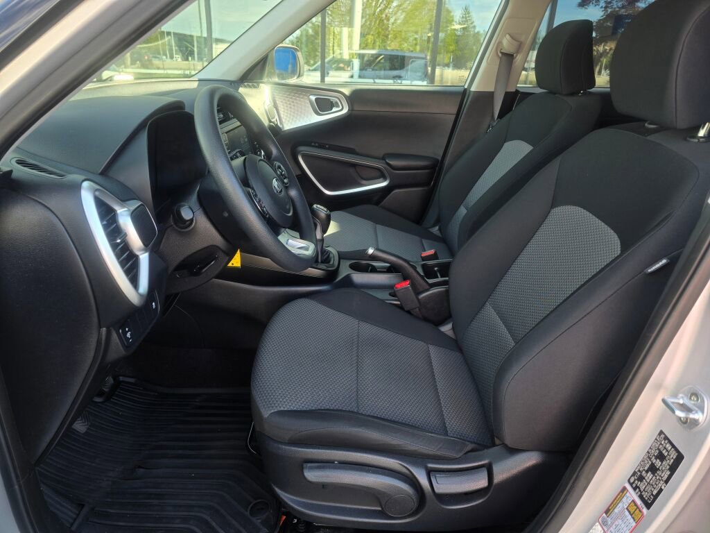 Used 2020 Kia Soul LX FWD image 18