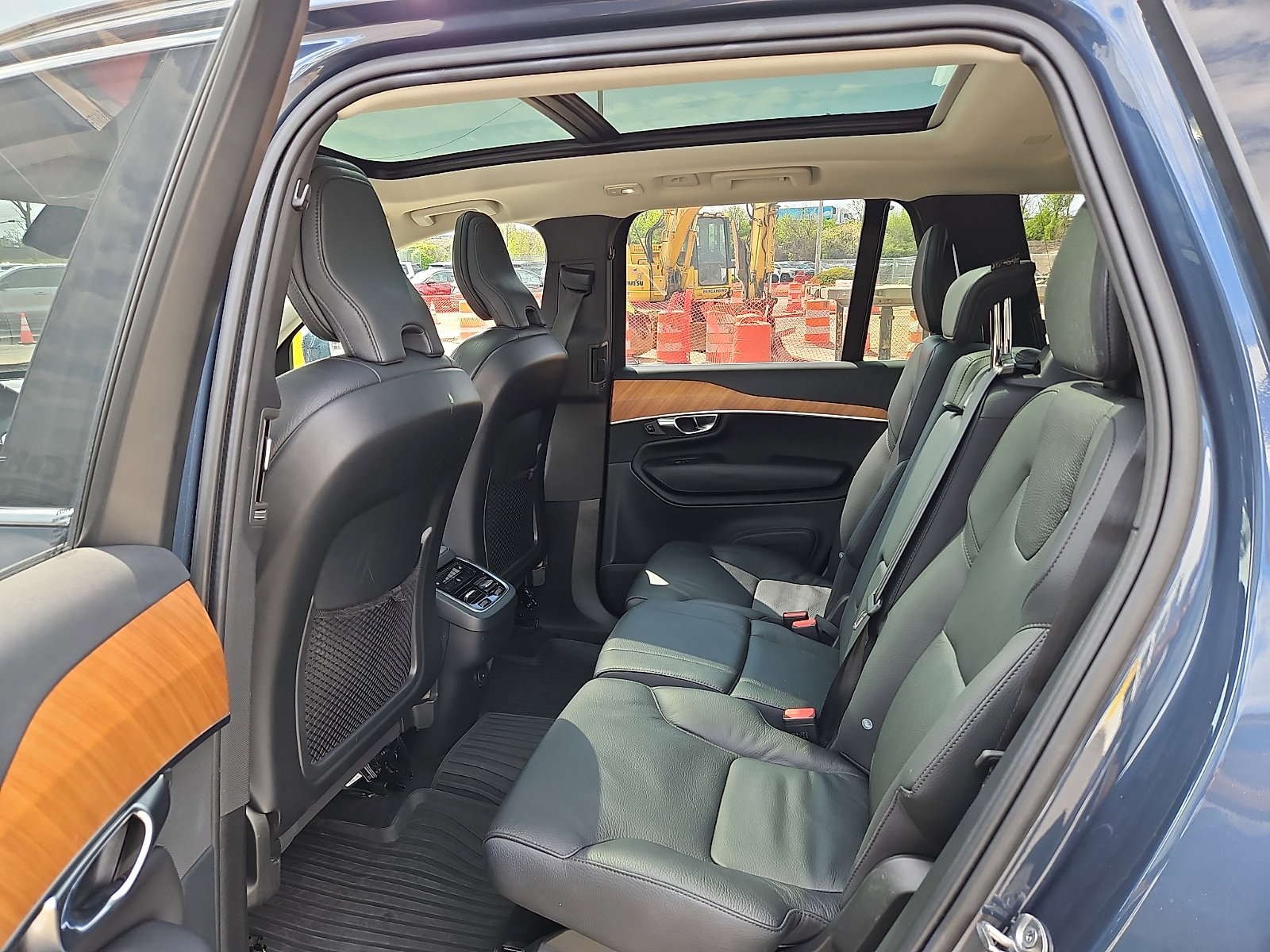 Certified 2023 Volvo XC90 B6 Plus w/ Protection Package AWD/4WD image 10