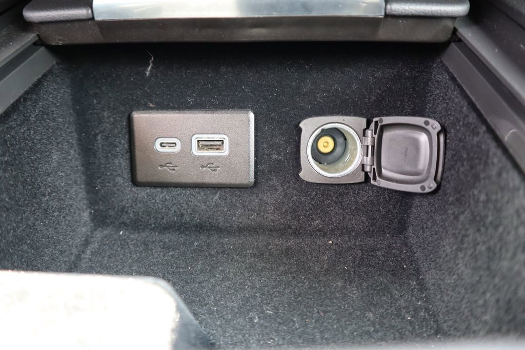 Used 2025 Cadillac XT4 Premium Luxury FWD image 29