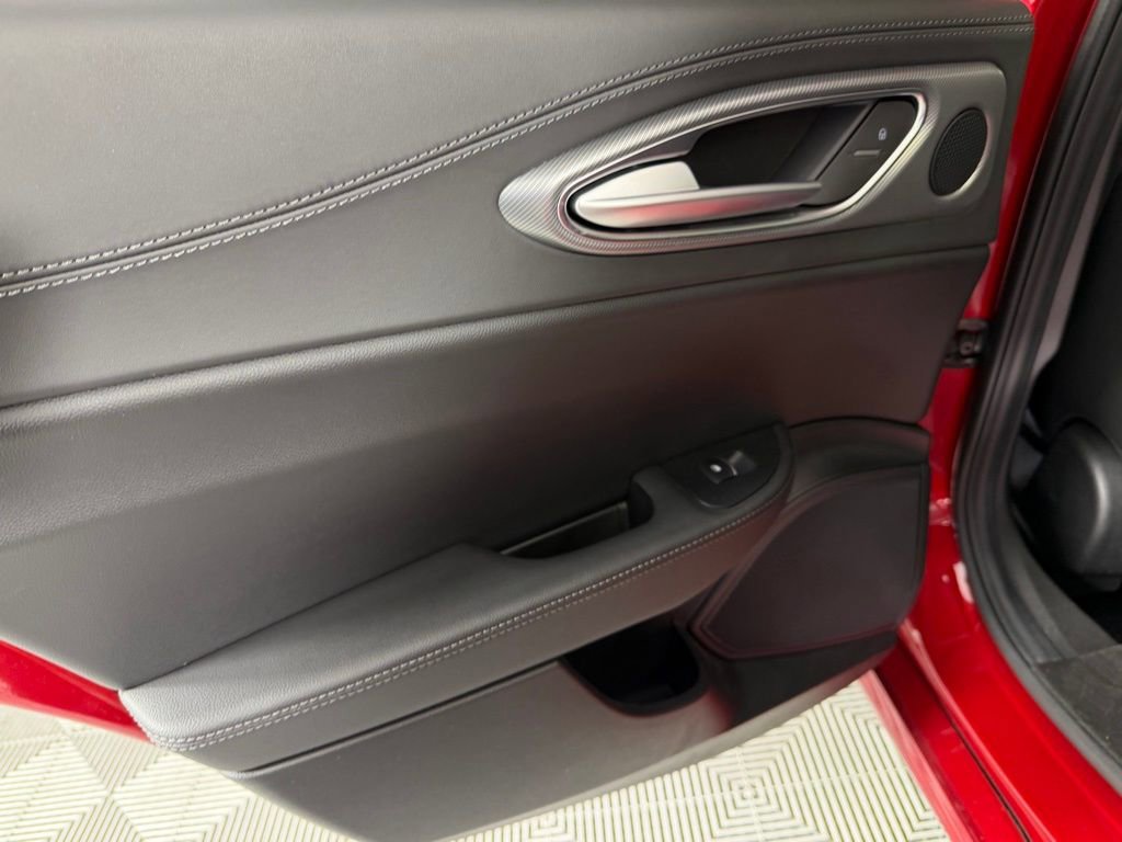 Used 2024 Alfa Romeo Giulia Veloce image 28