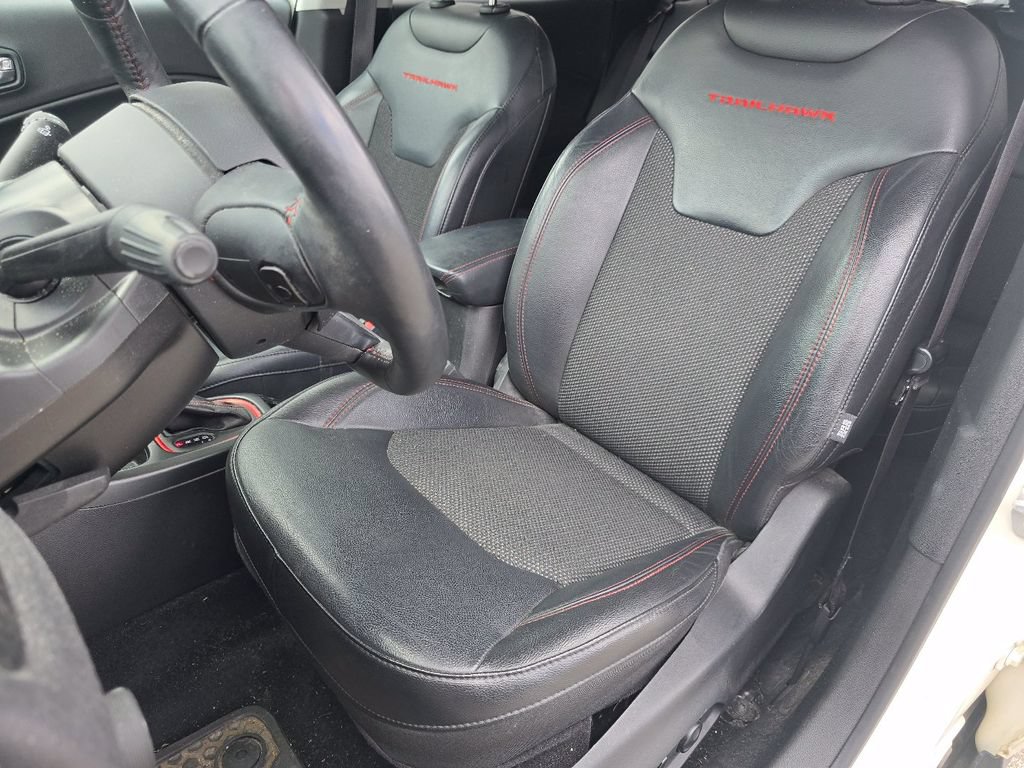 Used 2018 Jeep Compass Trailhawk w/ Cold Weather Group AWD/4WD image 21