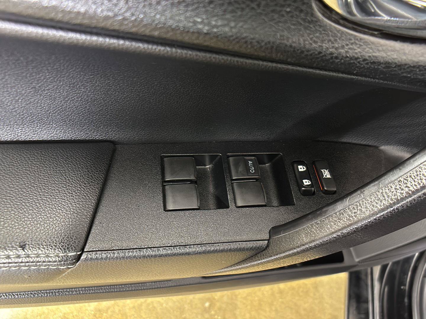 Used 2015 Toyota Corolla S FWD image 29