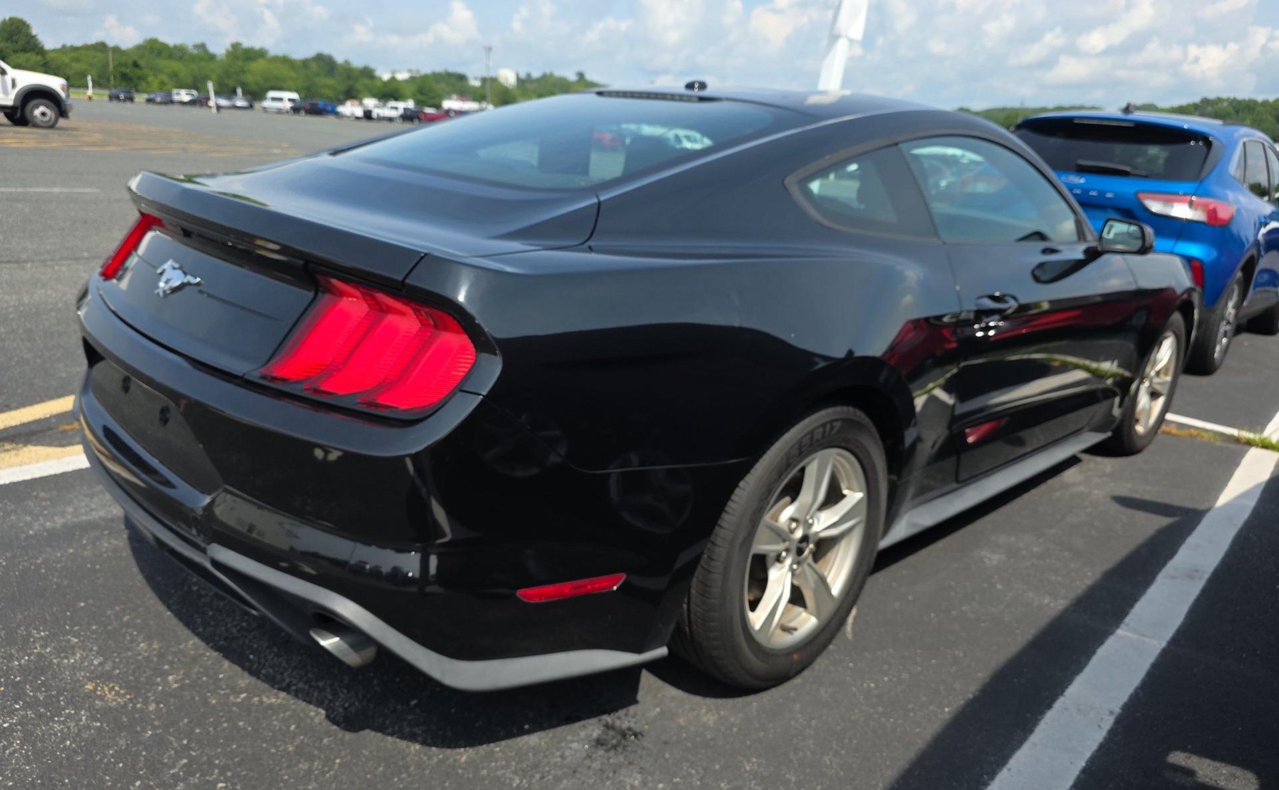 Used 2020 Ford Mustang Coupe RWD image 4