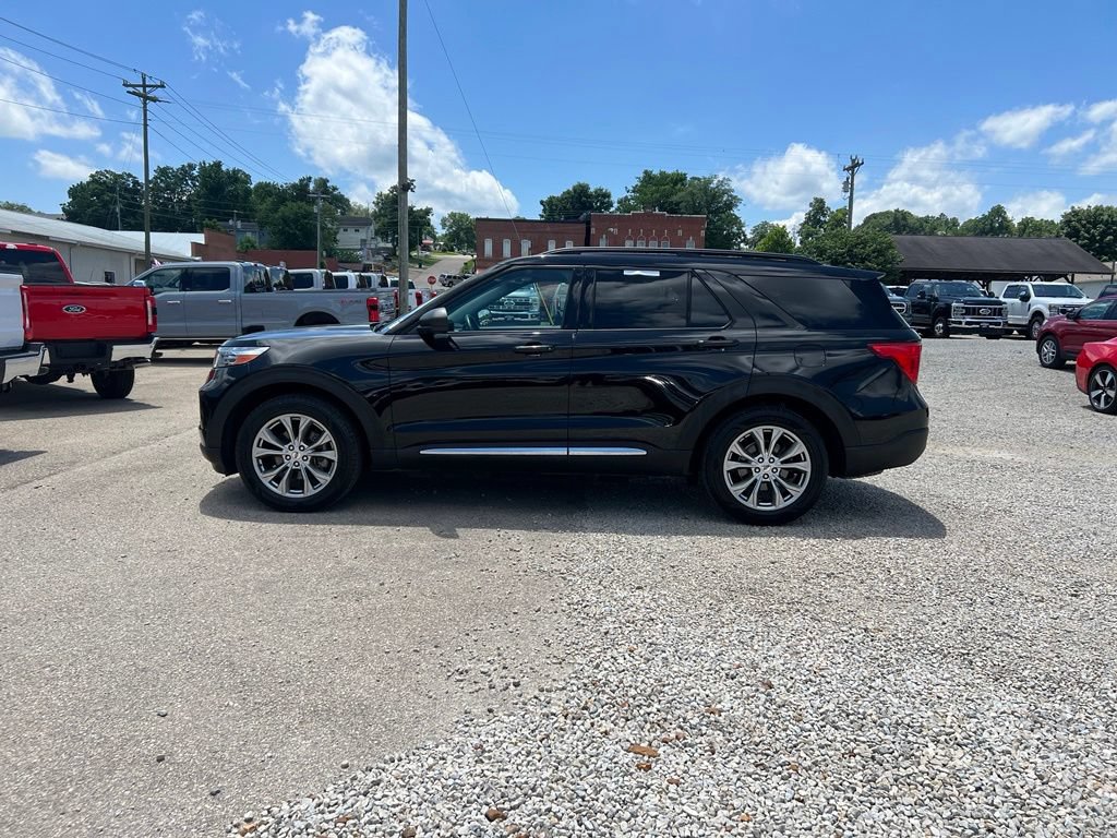 Used 2021 Ford Explorer XLT w/ Equipment Group 202A AWD/4WD image 5