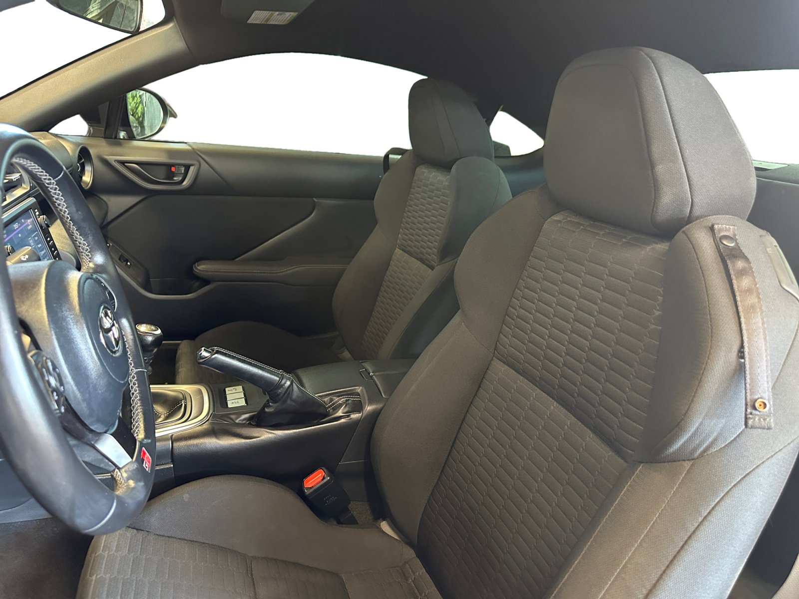 Used 2023 Toyota GR86 RWD image 9