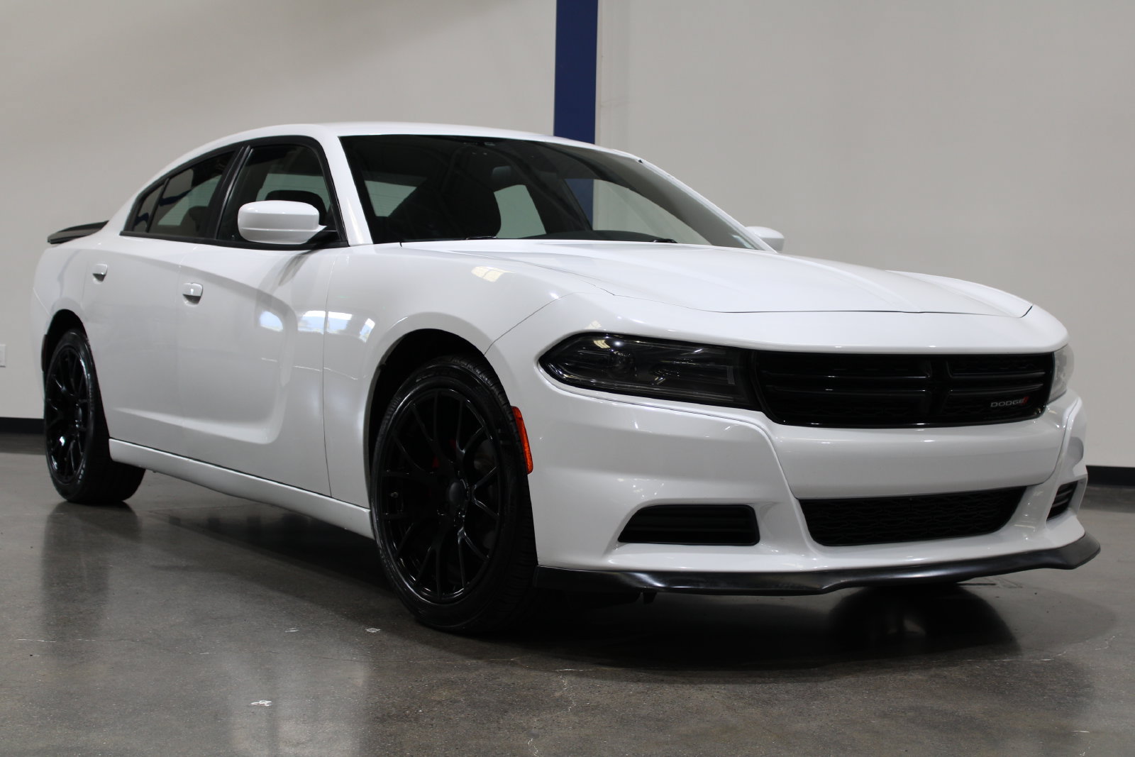 Used 2022 Dodge Charger SXT RWD image 4