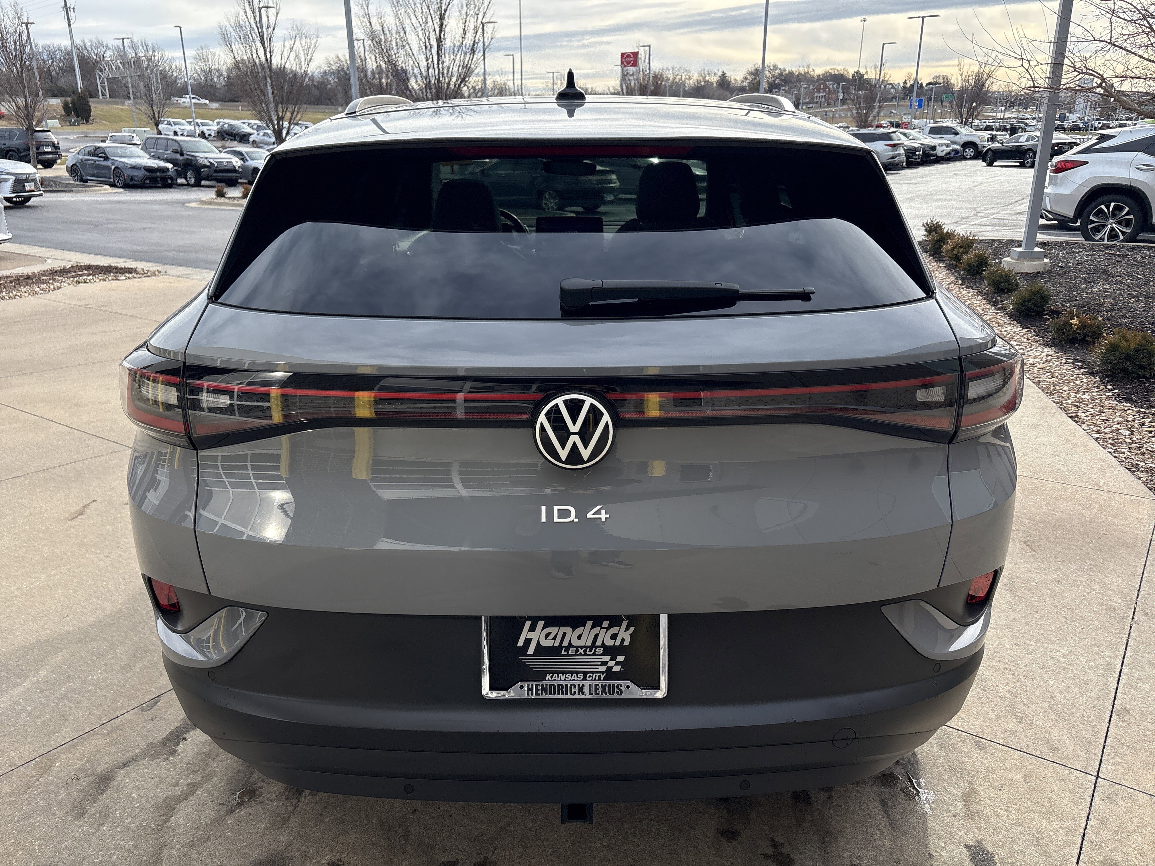 Used 2022 Volkswagen ID.4 Pro S image 9