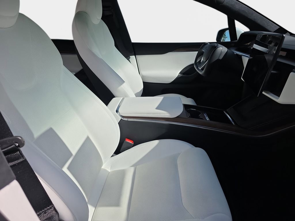 Used 2023 Tesla Model X image 12