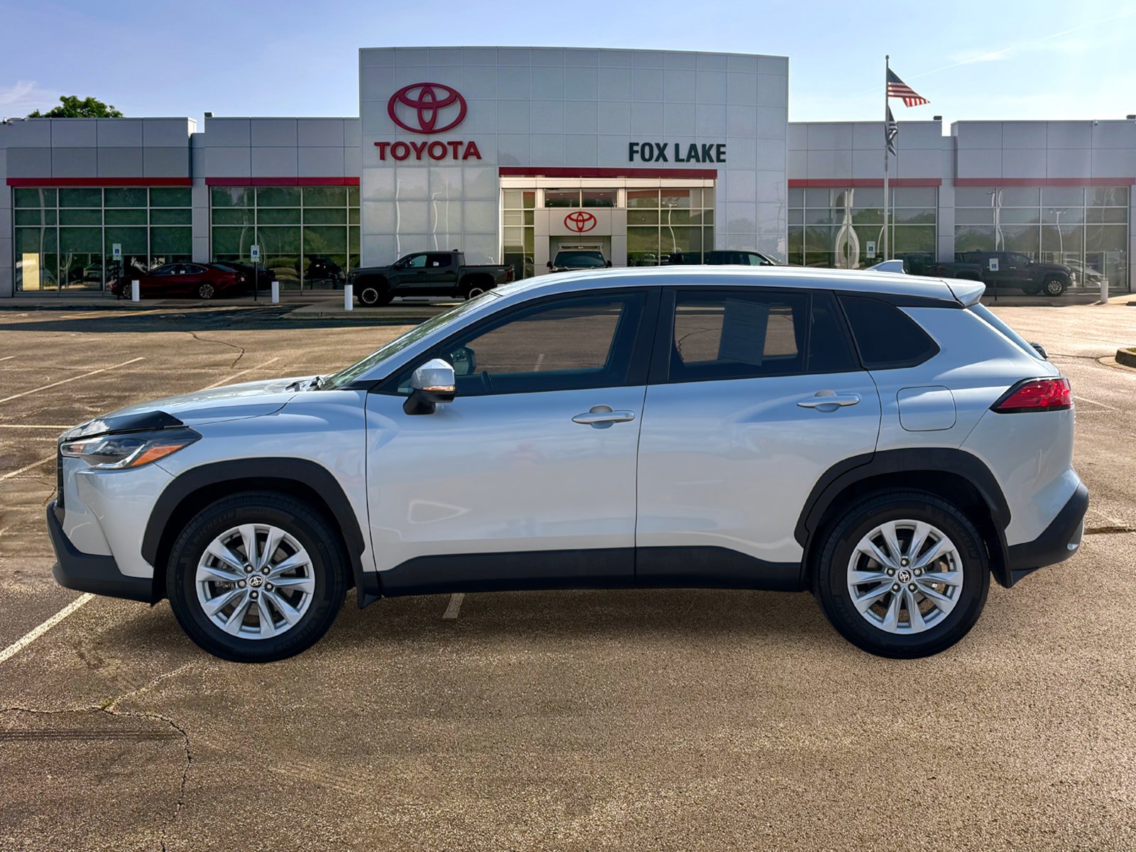 Used 2022 Toyota Corolla Cross LE AWD/4WD image 2