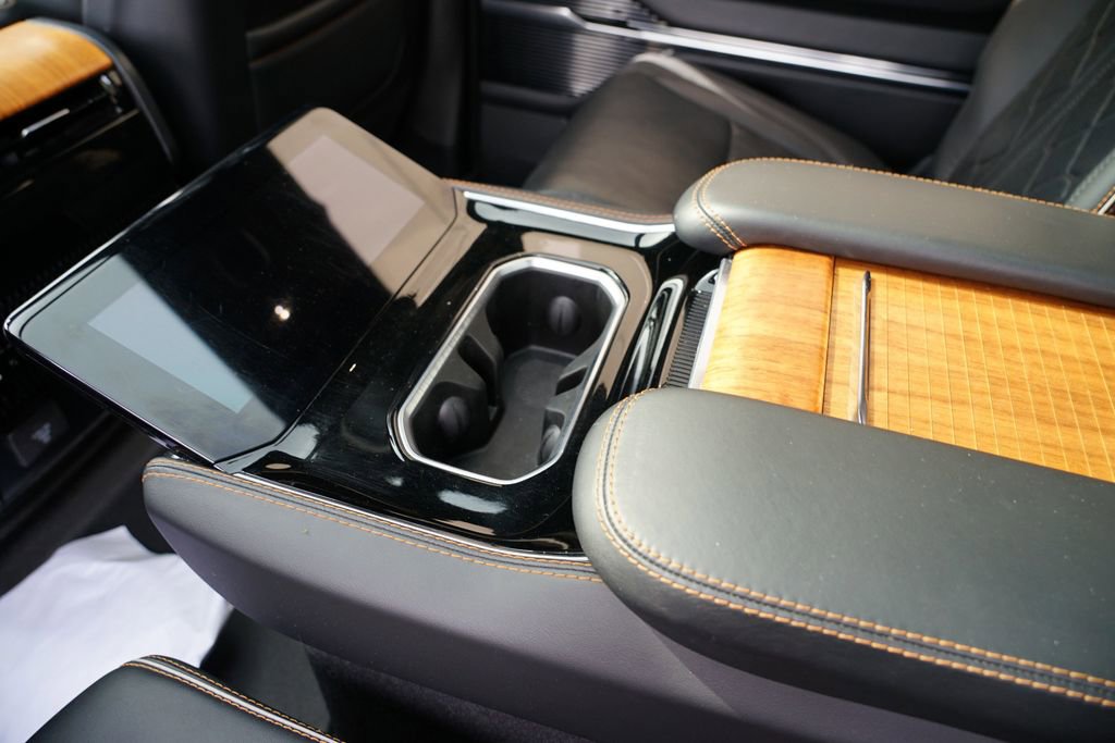 Used 2022 Jeep Grand Wagoneer Series III image 26