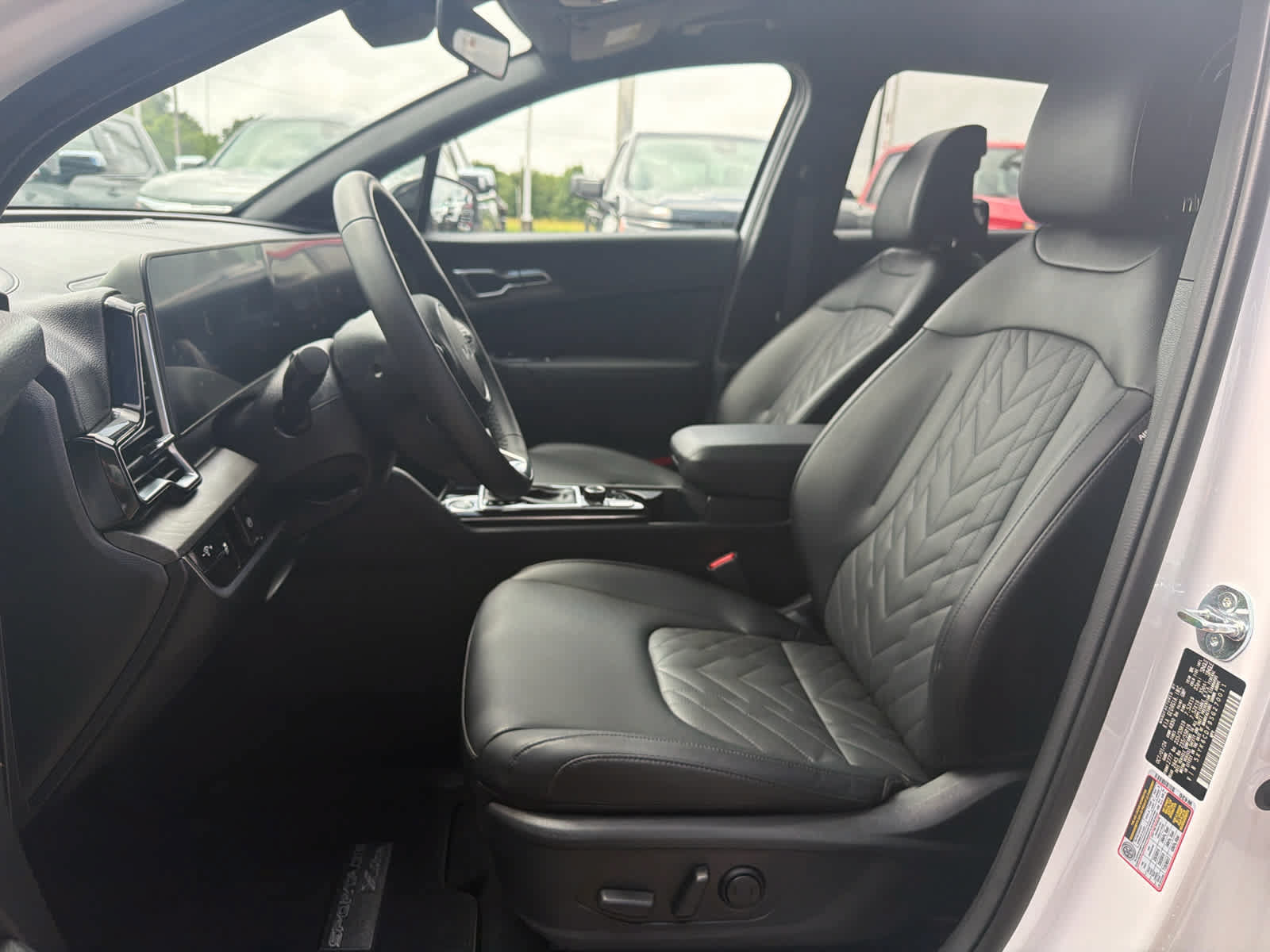 Used 2025 Kia Sportage X-Line AWD/4WD image 14