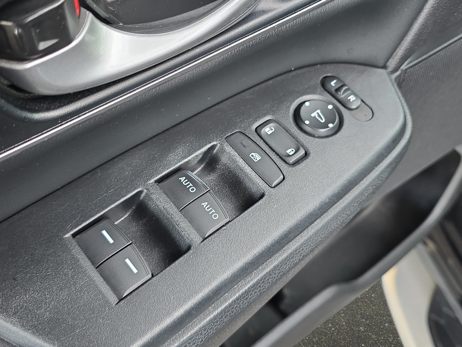 Used 2022 Honda CR-V Touring image 27