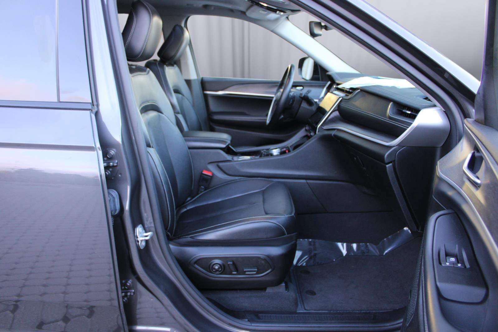 Used 2021 Jeep Grand Cherokee L Limited image 35