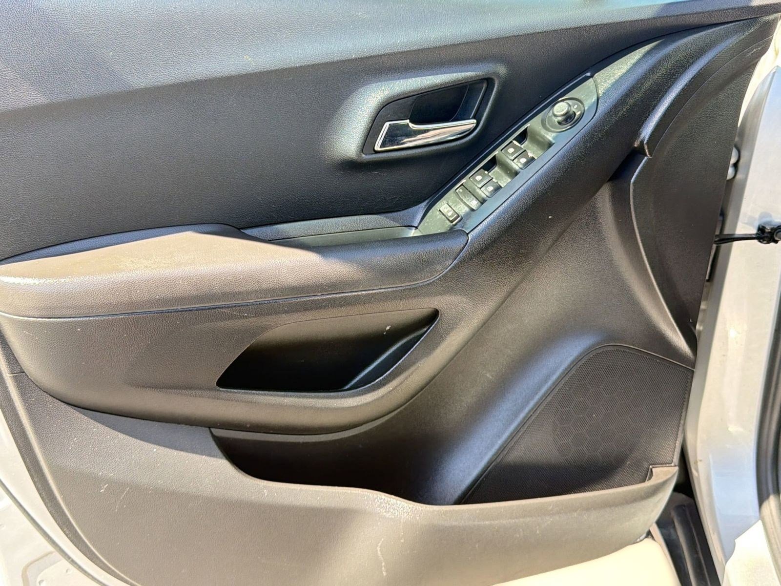 Used 2020 Chevrolet Trax LS w/ Tint and Cruise Package FWD image 13