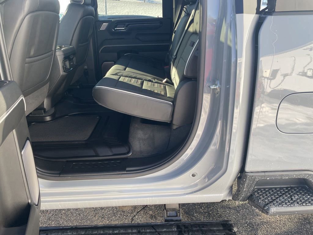 Used 2025 GMC Sierra 2500 AT4X w/ Snow Plow Prep/Camper Package image 10