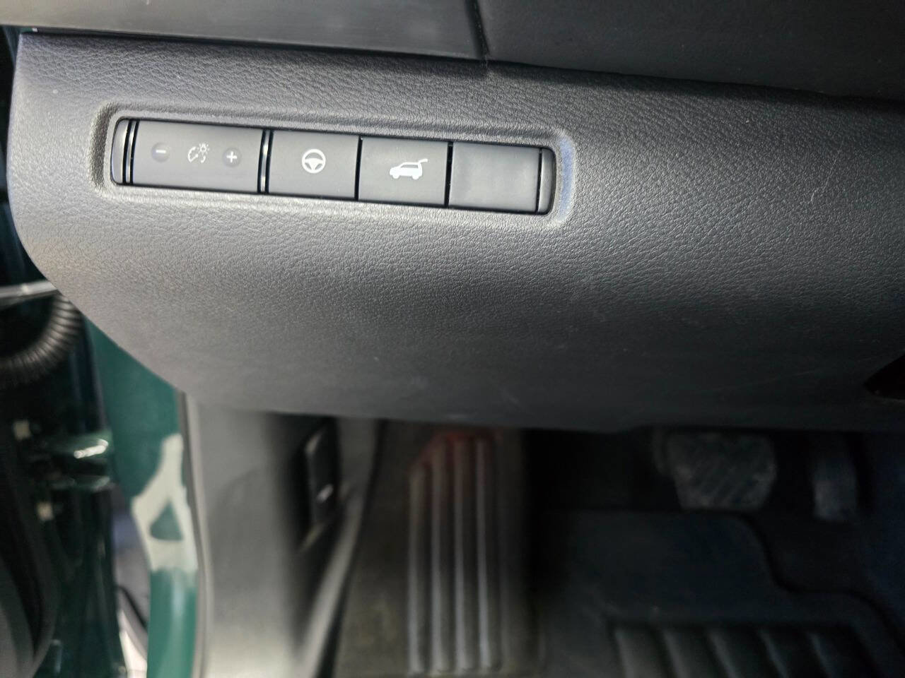 Used 2023 Nissan Pathfinder SL AWD/4WD image 31