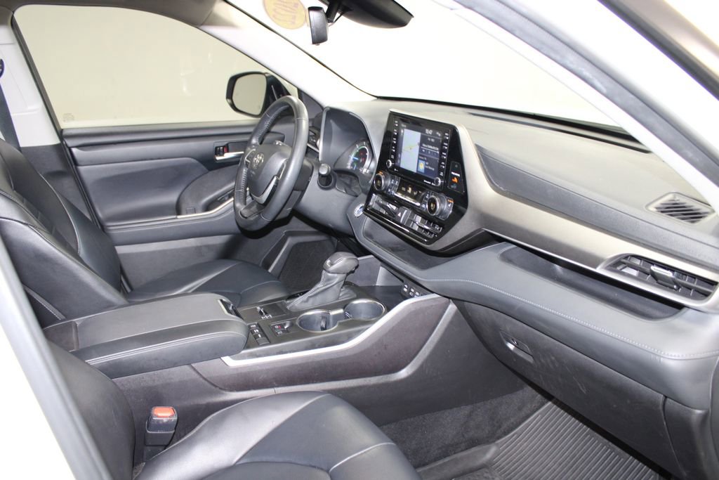 Used 2022 Toyota Highlander XLE image 29