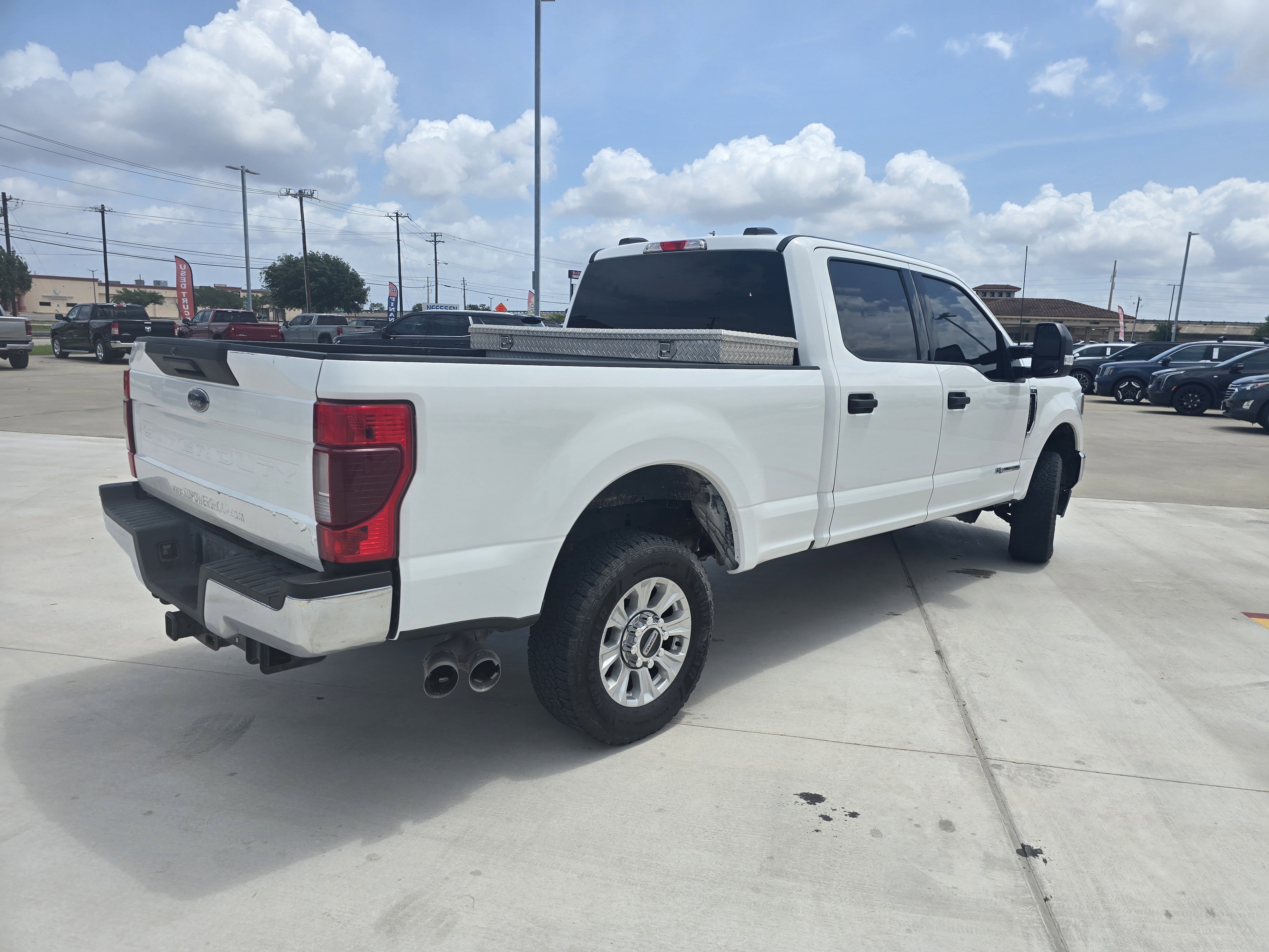 Used 2022 Ford F250 XLT AWD/4WD image 3