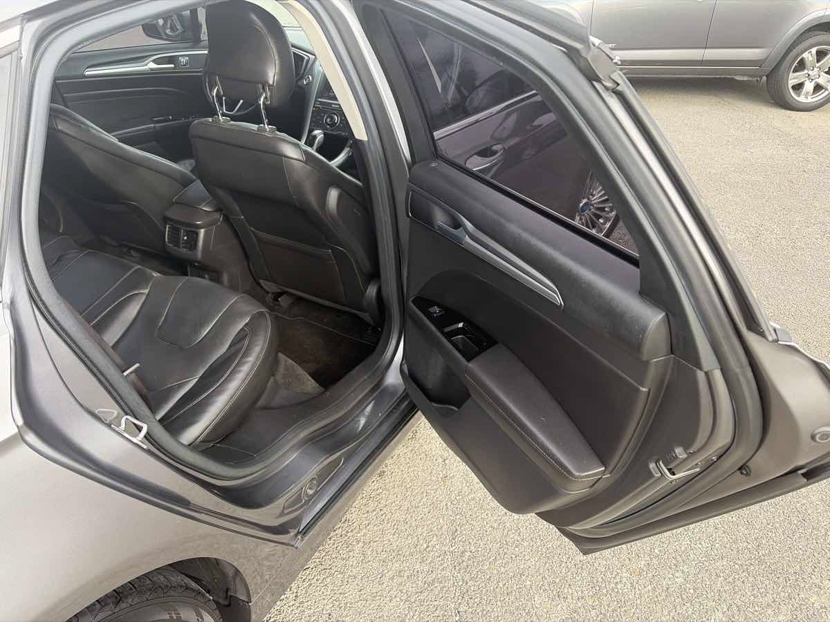Used 2013 Ford Fusion Titanium FWD image 19