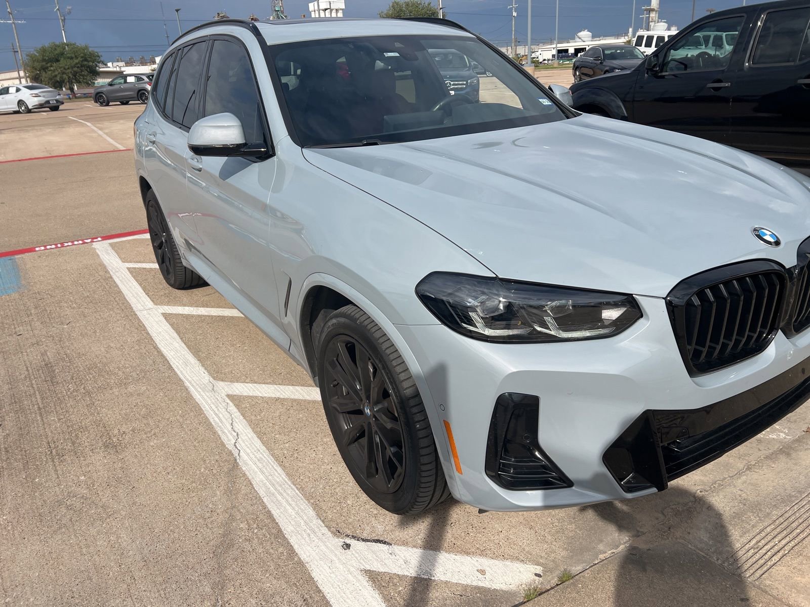 Used 2024 BMW X3 sDrive30i w/ Premium Package w/ZPA image 3