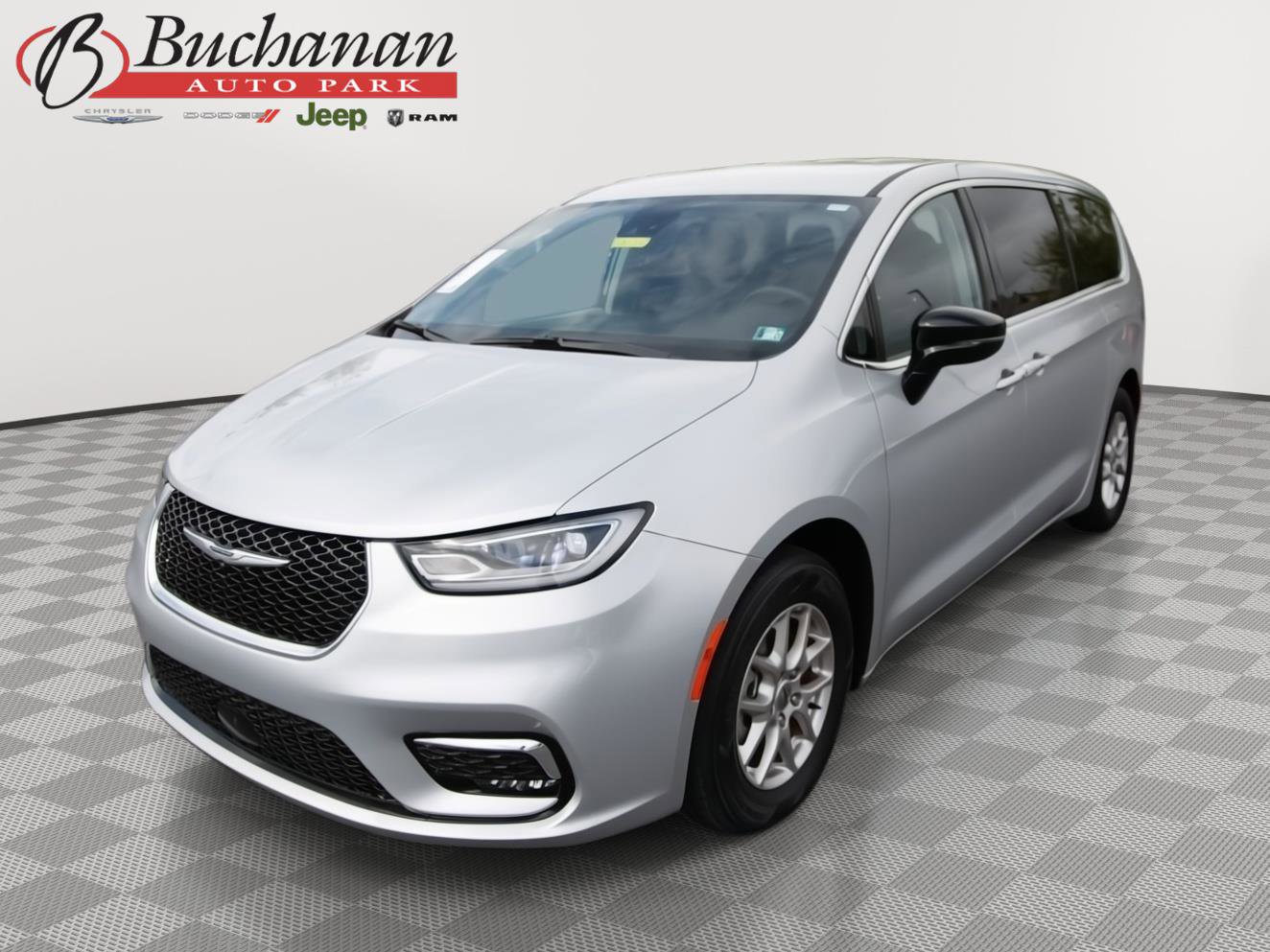 Used 2024 Chrysler Pacifica Touring-L FWD video 1