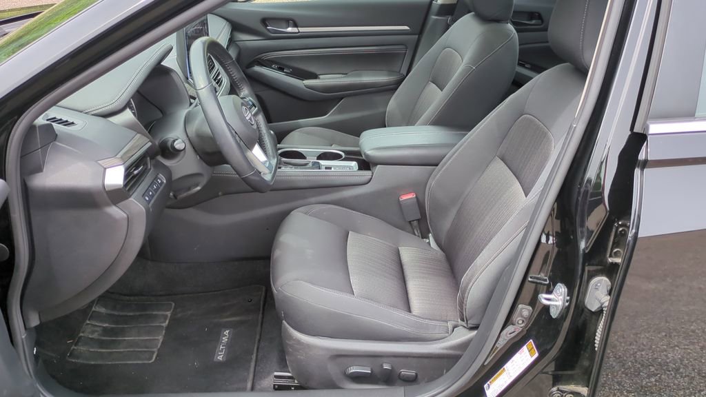Used 2023 Nissan Altima 2.5 SV w/ SV Premium Package image 11