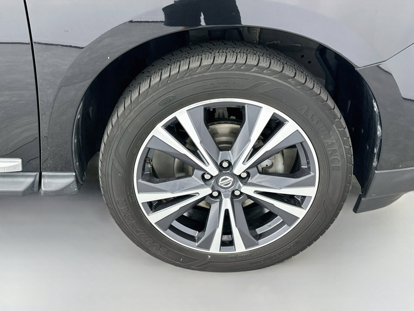 Used 2020 Nissan Pathfinder Platinum AWD/4WD image 38
