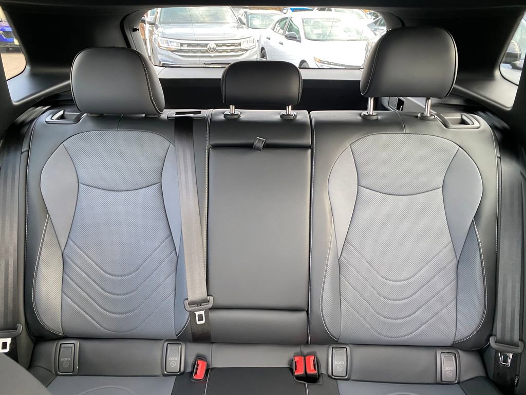 New 2026 Volkswagen Tiguan SE R-Line FWD image 36
