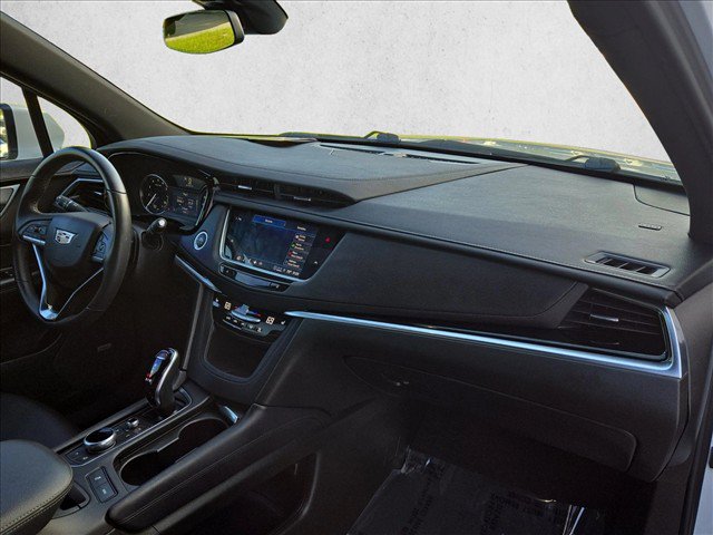 Used 2025 Cadillac XT6 Luxury FWD image 25