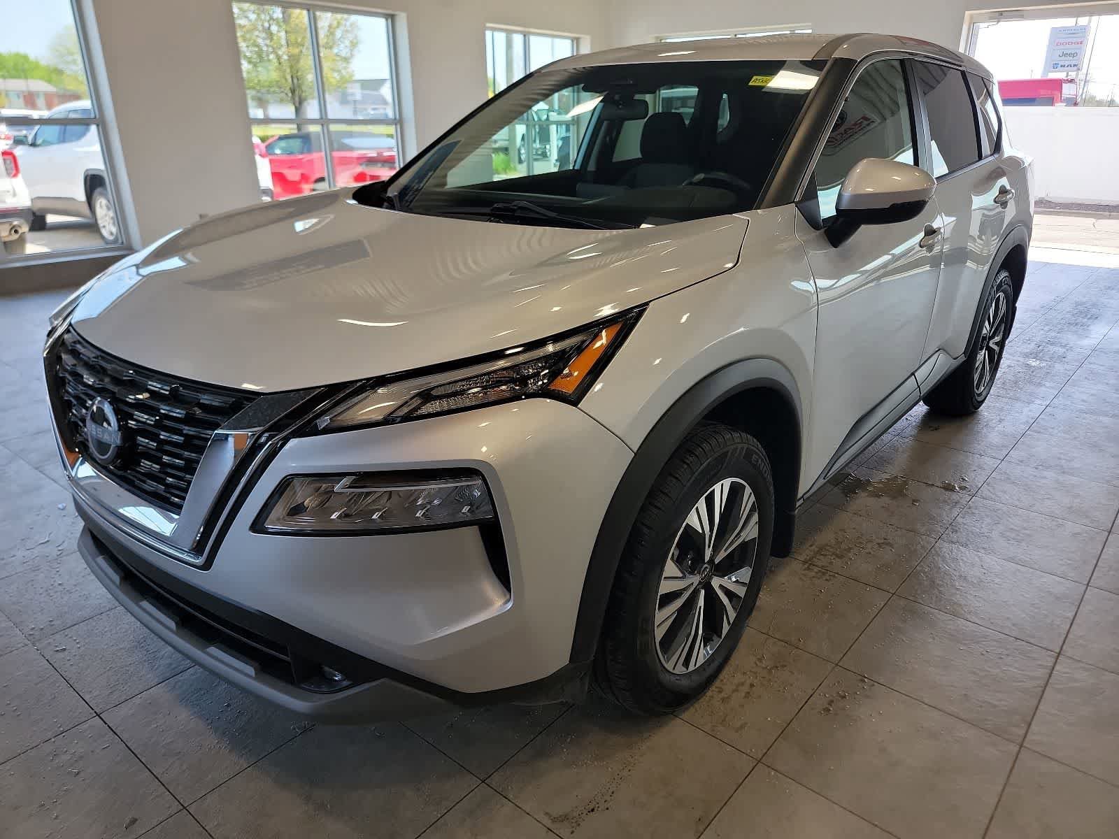 Used 2022 Nissan Rogue SV AWD/4WD image 1