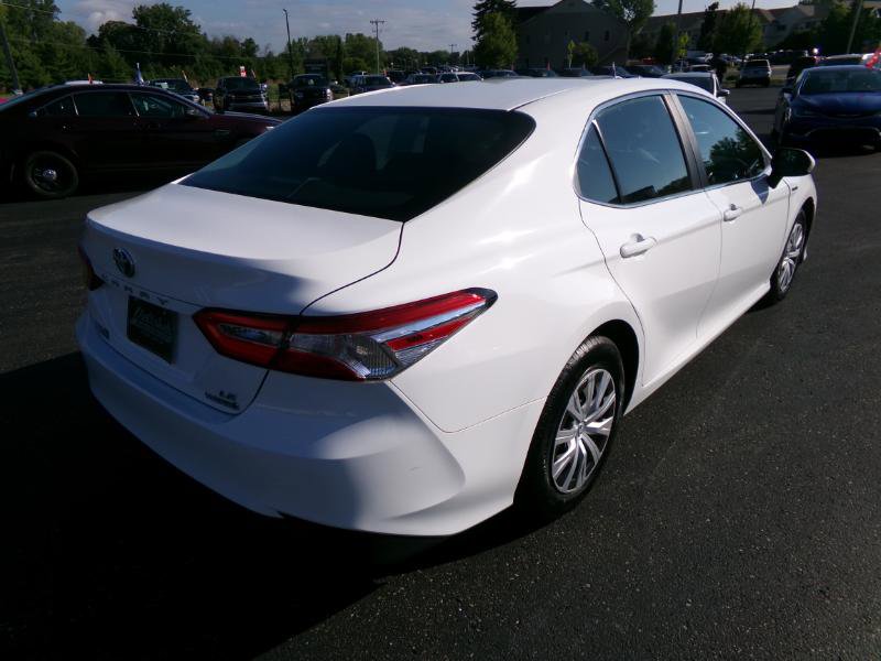 Used 2018 Toyota Camry LE FWD image 3